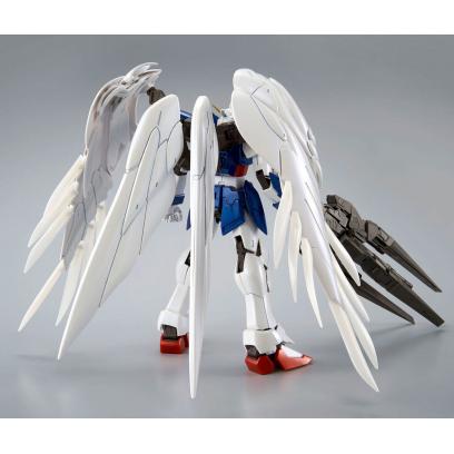 MG 1/100 XXXG-00W0 Wing Gundam Zero EW & Drei Zwerg (Special Coating)