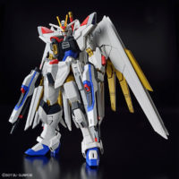 hg250-mighty_strike_freedom_gundam-1